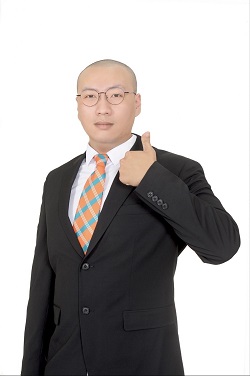 戴裕展